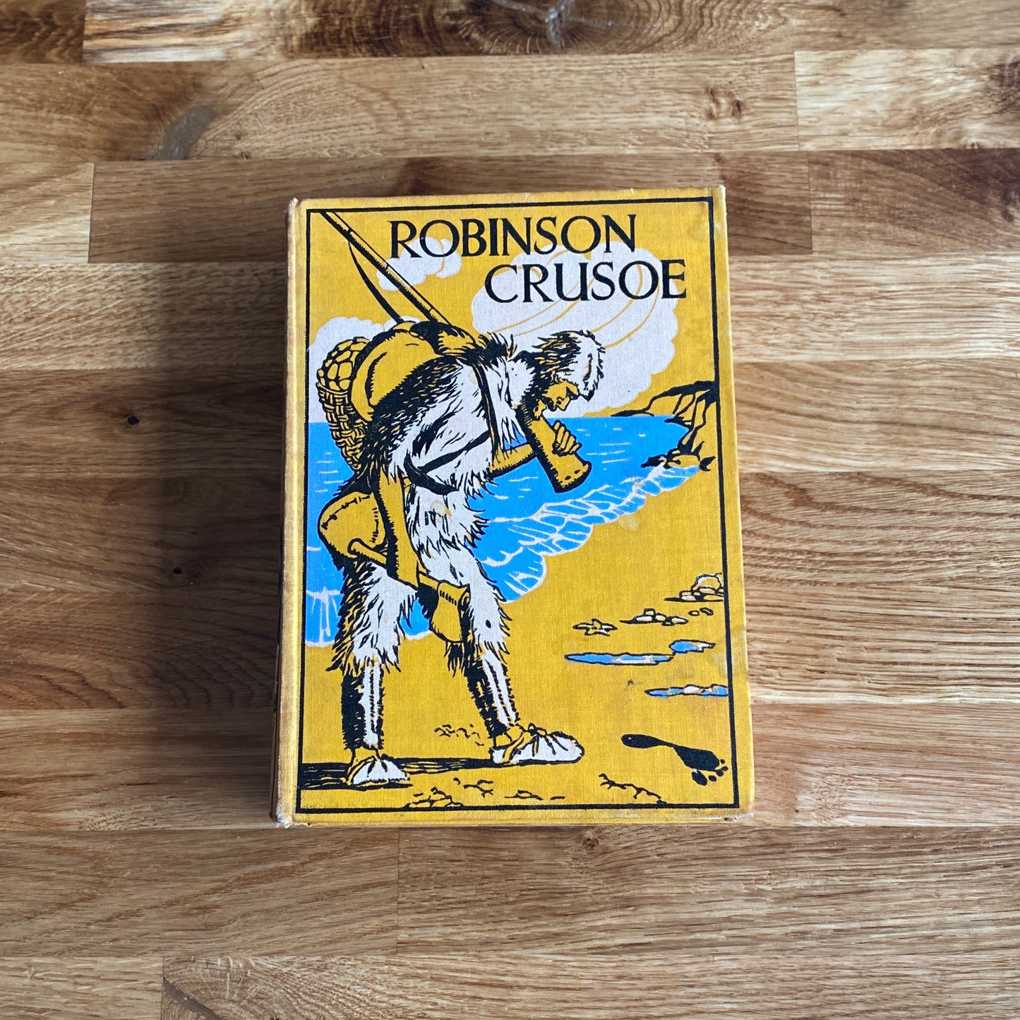 Vintage Book Robinson Crusoe by Daniel Defoe